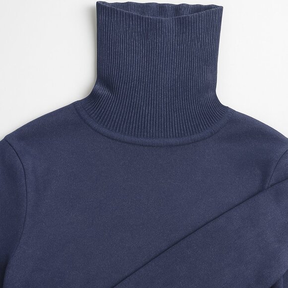 Deep Shimmery Ribbed Turtleneck Sweater - Elegant & Cozy (M) - Picture 3 of 4